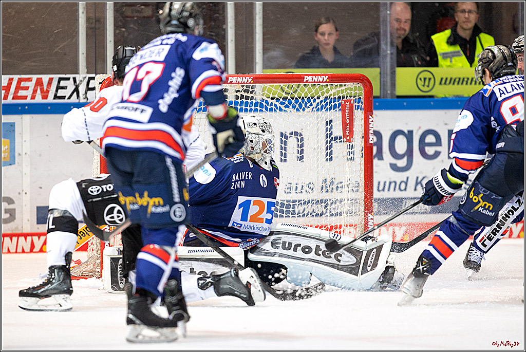 PENNY DEL;  Iserlohn Roosters - Kölner Haie; Iserlohn, 06.10.2022